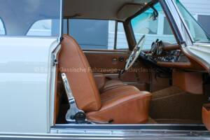 Image 32/32 of Mercedes-Benz 250 SE (1967)