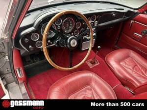 Afbeelding 11/15 van Aston Martin DB 6 Vantage (1967)