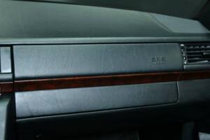 Bild 21/50 von Mercedes-Benz 300 CE-24 (1992)