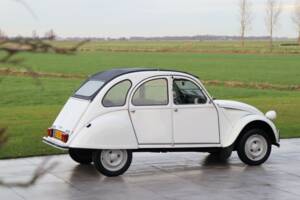 Image 12/50 of Citroën 2 CV 6 (1985)