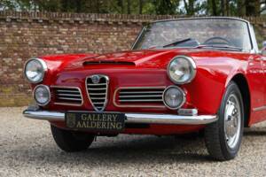 Image 36/50 of Alfa Romeo 2600 Spider (1962)