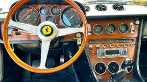 Imagen 9/12 de Ferrari 365 GT 2+2 (1971)
