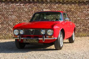 Image 1/50 of Alfa Romeo 2000 GT Veloce (1972)