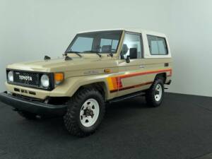 Afbeelding 3/8 van Toyota Land Cruiser BJ70 (1987)