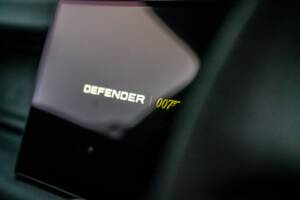 Image 33/50 de Land Rover Defender 110 V8 &quot;Bond Edition&quot; (2021)