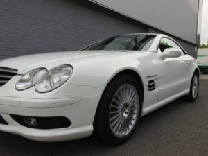 Image 21/97 de Mercedes-Benz SL 55 AMG (2003)