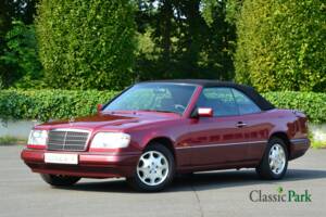 Bild 6/50 von Mercedes-Benz E 200 (1994)