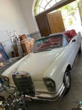 Image 45/77 of Mercedes-Benz 250 SE (1966)