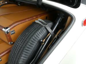 Immagine 23/33 di Mercedes-Benz 300 Sc Cabriolet A (1957)