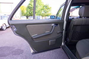 Bild 17/29 von Mercedes-Benz 280 E (1983)