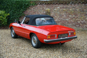 Image 13/50 of Alfa Romeo Spider Veloce 2000 (1982)