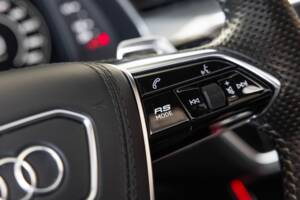 Image 16/40 of Audi RS6 Avant (2019)