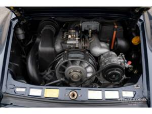 Afbeelding 27/28 van Porsche 911 Carrera 3.2 (1986)
