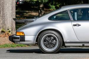 Bild 36/42 von Porsche 911 Carrera 3.2 (1989)