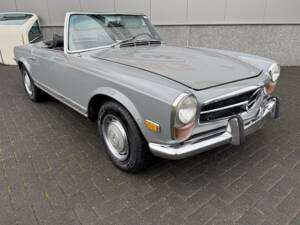 Image 3/36 of Mercedes-Benz 280 SL (1970)
