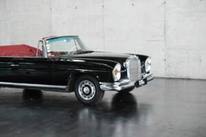 Image 10/50 of Mercedes-Benz 220 SE b (1962)