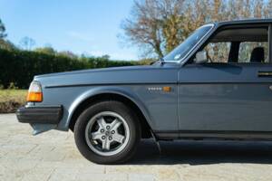 Bild 18/50 von Volvo 240 Diesel (1984)