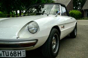 Image 8/66 of Alfa Romeo 1750 Spider Veloce (1968)
