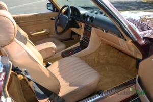 Image 39/50 of Mercedes-Benz 560 SL (1987)