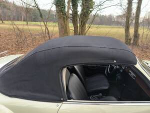 Immagine 38/54 di Volkswagen Karmann Ghia 1500 (1968)