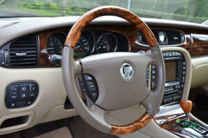 Image 29/46 of Jaguar XJ 8 3.5 (2007)
