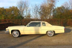 Image 6/56 of Cadillac Coupe DeVille (1977)