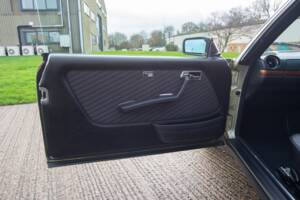 Image 16/30 de Mercedes-Benz 280 CE (1980)