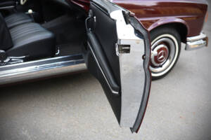 Immagine 55/71 di Mercedes-Benz 220 SE b (1961)
