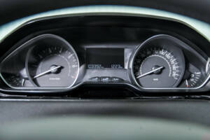 Bild 19/50 von Peugeot 208 1.2 PureTech 82 (2019)