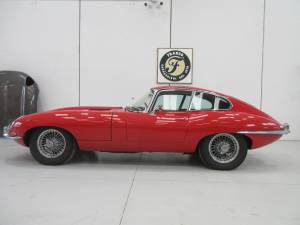 Afbeelding 2/30 van Jaguar E-Type 4.2 (1966)