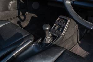 Bild 38/56 von Porsche 911 Carrera 4 (1990)