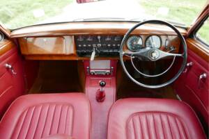 Obraz 14/50 pojazdu Jaguar 240 (1968)