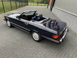 Image 9/50 of Mercedes-Benz 560 SL (1986)
