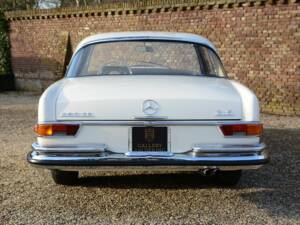 Bild 43/50 von Mercedes-Benz 280 SE 3,5 (1971)
