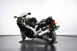 Immagine 2/50 di Suzuki GSX Hayabusa 1300 (1999)