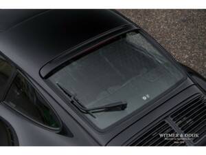Image 26/32 de Porsche 911 Carrera S (1997)