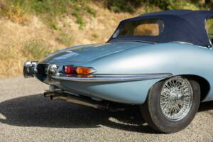 Image 29/50 de Jaguar Type E 3.8 (1964)