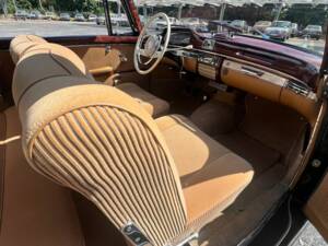 Image 14/21 de Mercedes-Benz 220 SE (1960)