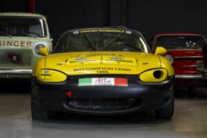 Bild 4/29 von Mazda MX-5 1.8 (2001)