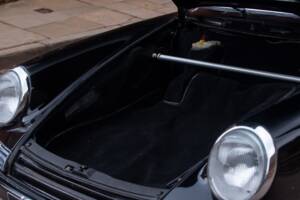 Bild 36/50 von Porsche 911 Carrera 3.2 (1988)