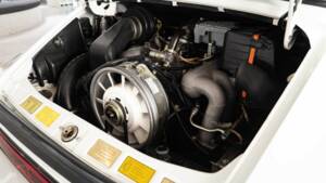 Bild 28/30 von Porsche 911 Carrera 3.2 (1987)