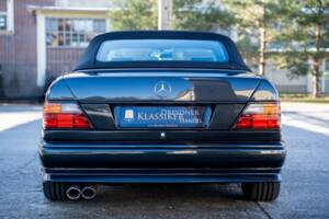 Bild 8/49 von Mercedes-Benz 300 CE-24 (1993)