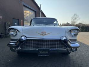 Image 2/34 de Cadillac 62 Sedan DeVille (1957)