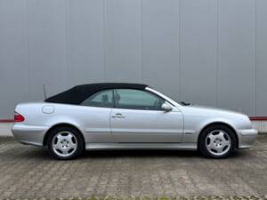 Image 5/50 of Mercedes-Benz CLK 230 Kompressor (2001)