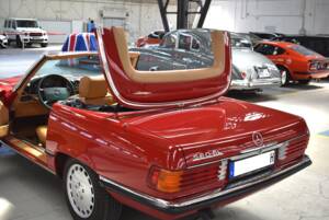 Image 9/94 of Mercedes-Benz 560 SL (1988)