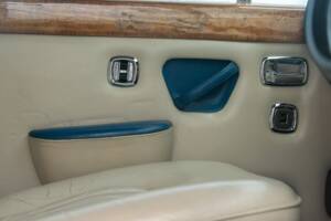 Image 36/50 of Rolls-Royce Silver Shadow I (1976)