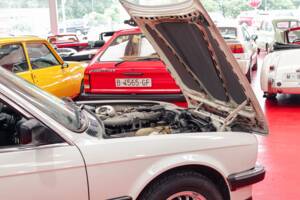 Image 37/38 of BMW 325i (1986)