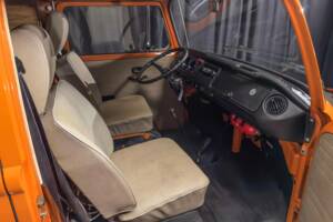 Image 7/59 of Volkswagen T2b Westfalia (1973)