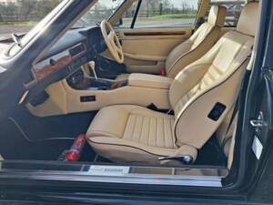 Image 4/41 de Jaguar XJRS 6.0 (1990)