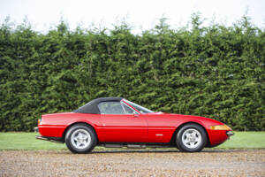 Image 8/40 of Ferrari 365 GTB&#x2F;4 Spyder (1973)